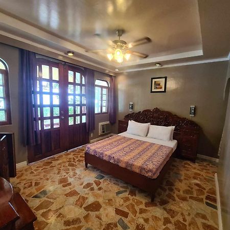 Blue Crystal Beach Resort Puerto Galera Luaran gambar