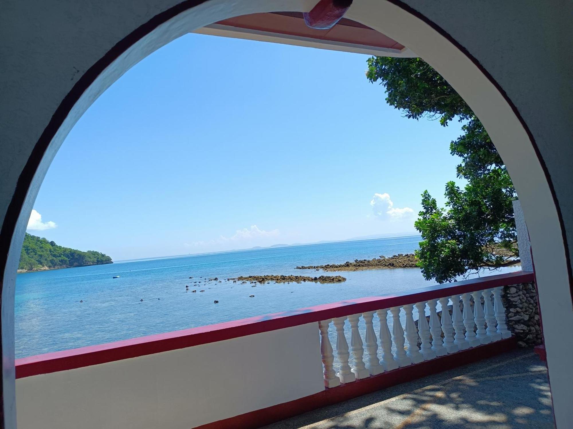 Blue Crystal Beach Resort Puerto Galera Luaran gambar