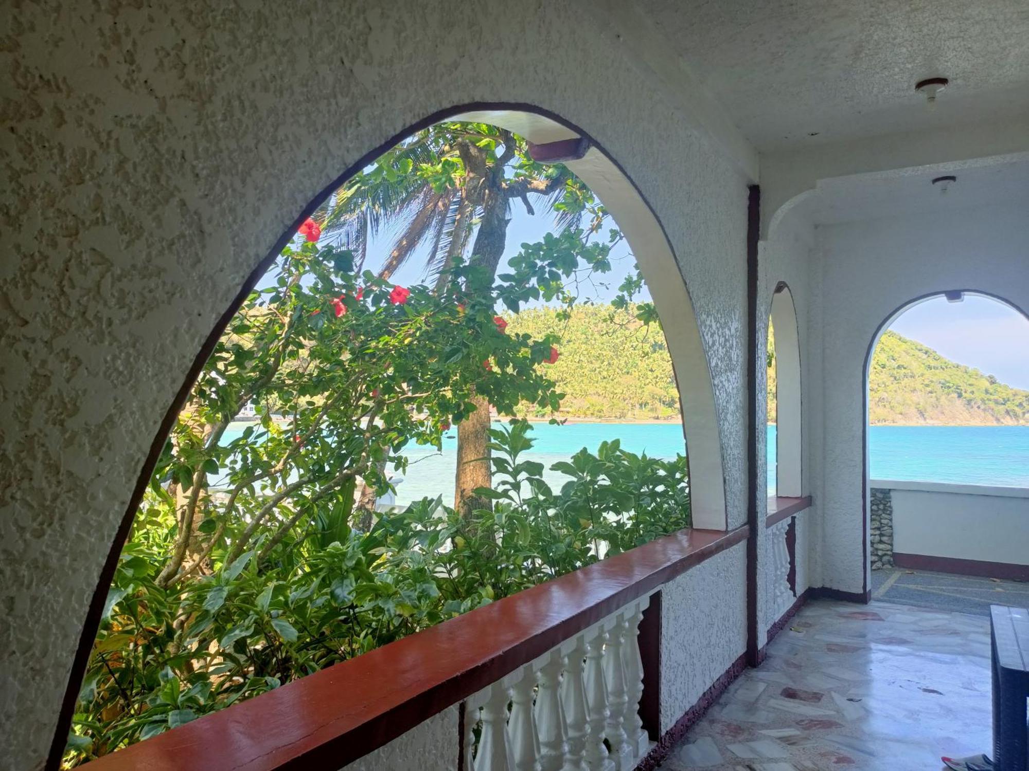 Blue Crystal Beach Resort Puerto Galera Luaran gambar