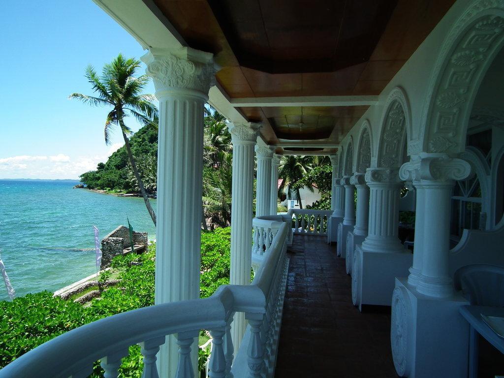 Blue Crystal Beach Resort Puerto Galera Luaran gambar