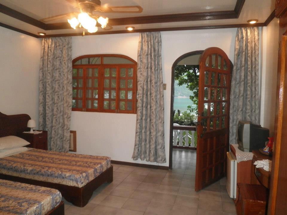 Blue Crystal Beach Resort Puerto Galera Luaran gambar